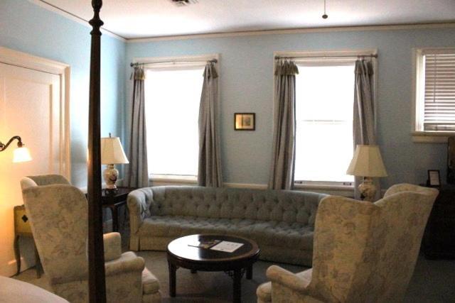 The Morehead Inn Charlotte Room photo